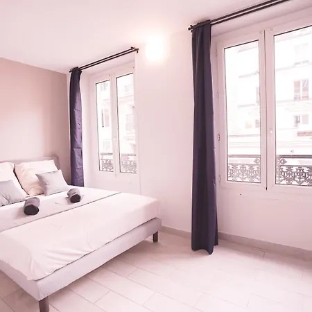 Hotel Royal De France 10 *