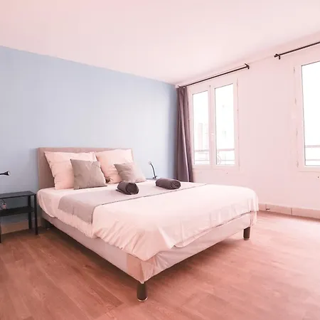 Royal De France 10 * Paris